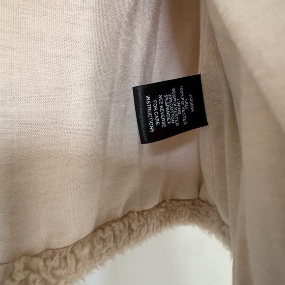 Aakaa Women's Cream Teddy Jacket - Picture 8 of 9